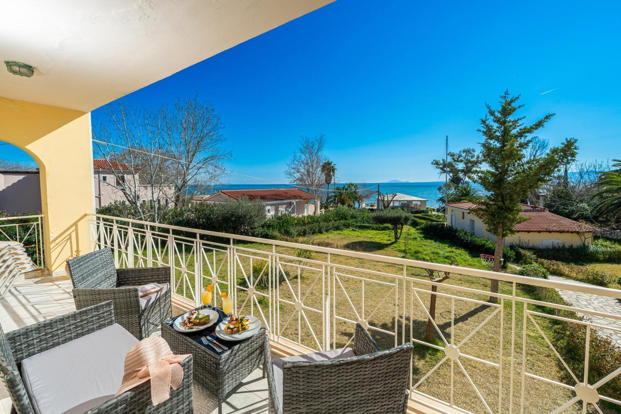 Southbank Seafront Apartments Katelios Ngoại thất bức ảnh