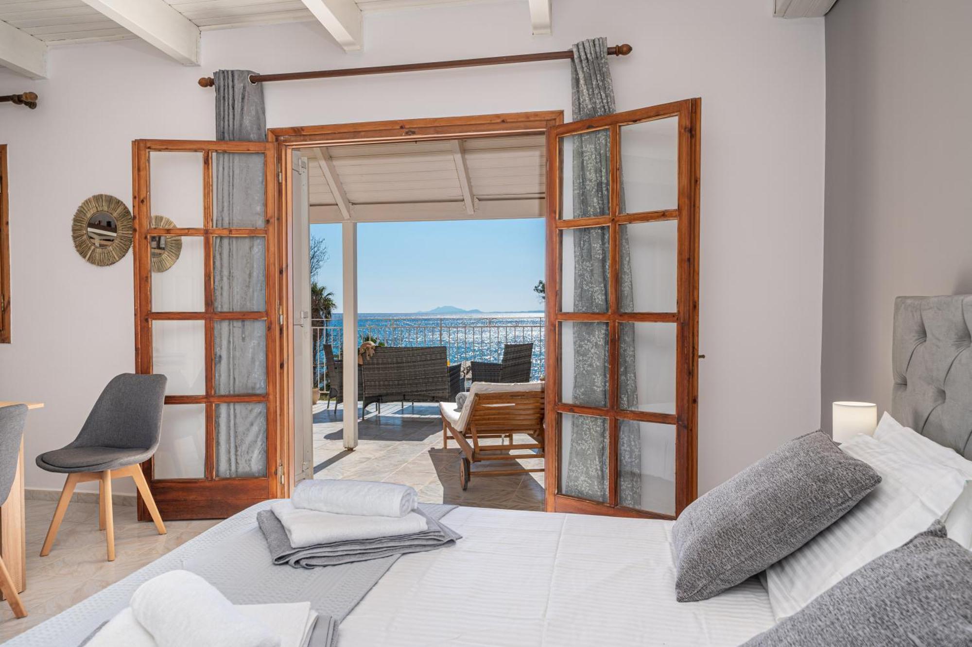 Southbank Seafront Apartments Katelios Ngoại thất bức ảnh