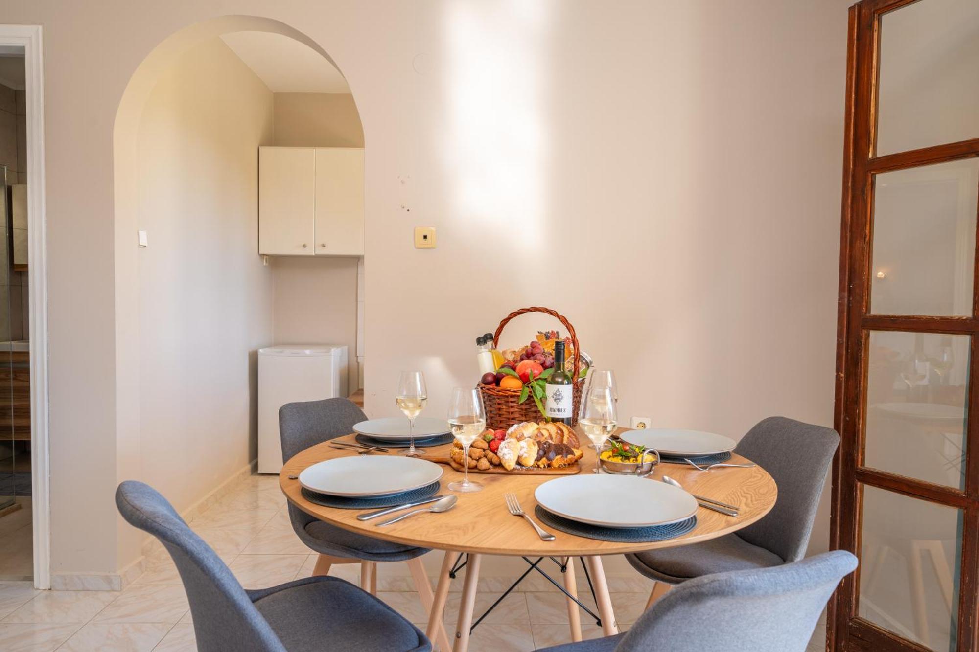 Southbank Seafront Apartments Katelios Ngoại thất bức ảnh