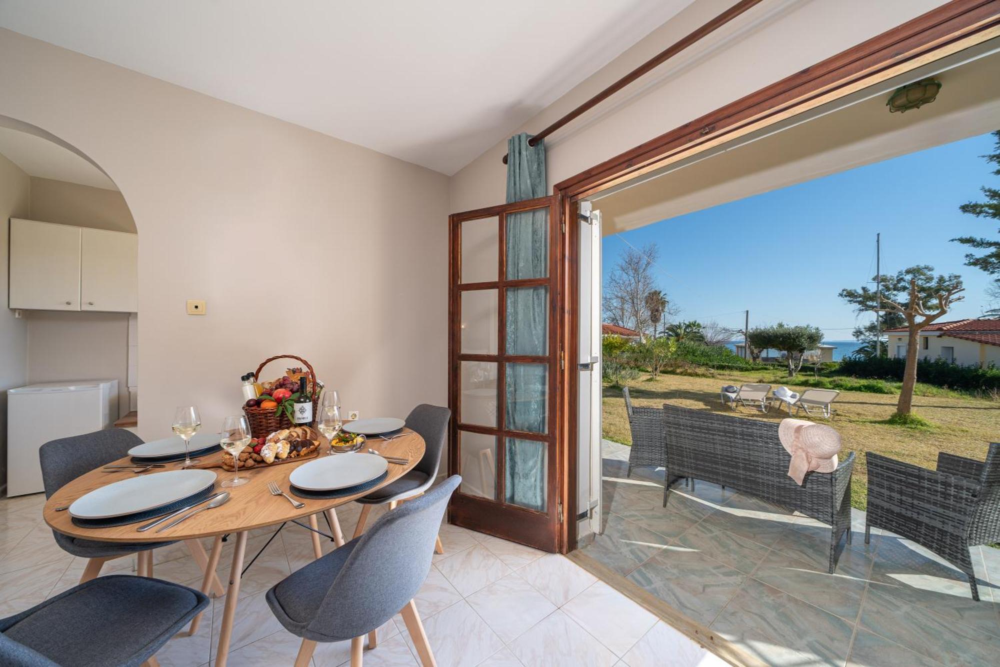 Southbank Seafront Apartments Katelios Ngoại thất bức ảnh