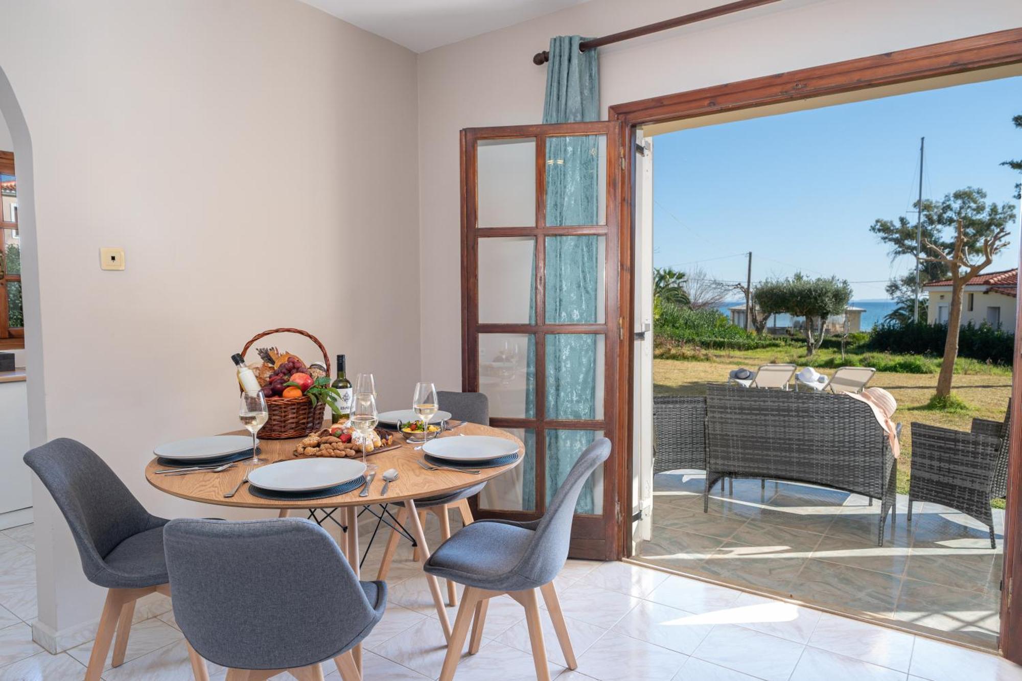 Southbank Seafront Apartments Katelios Ngoại thất bức ảnh