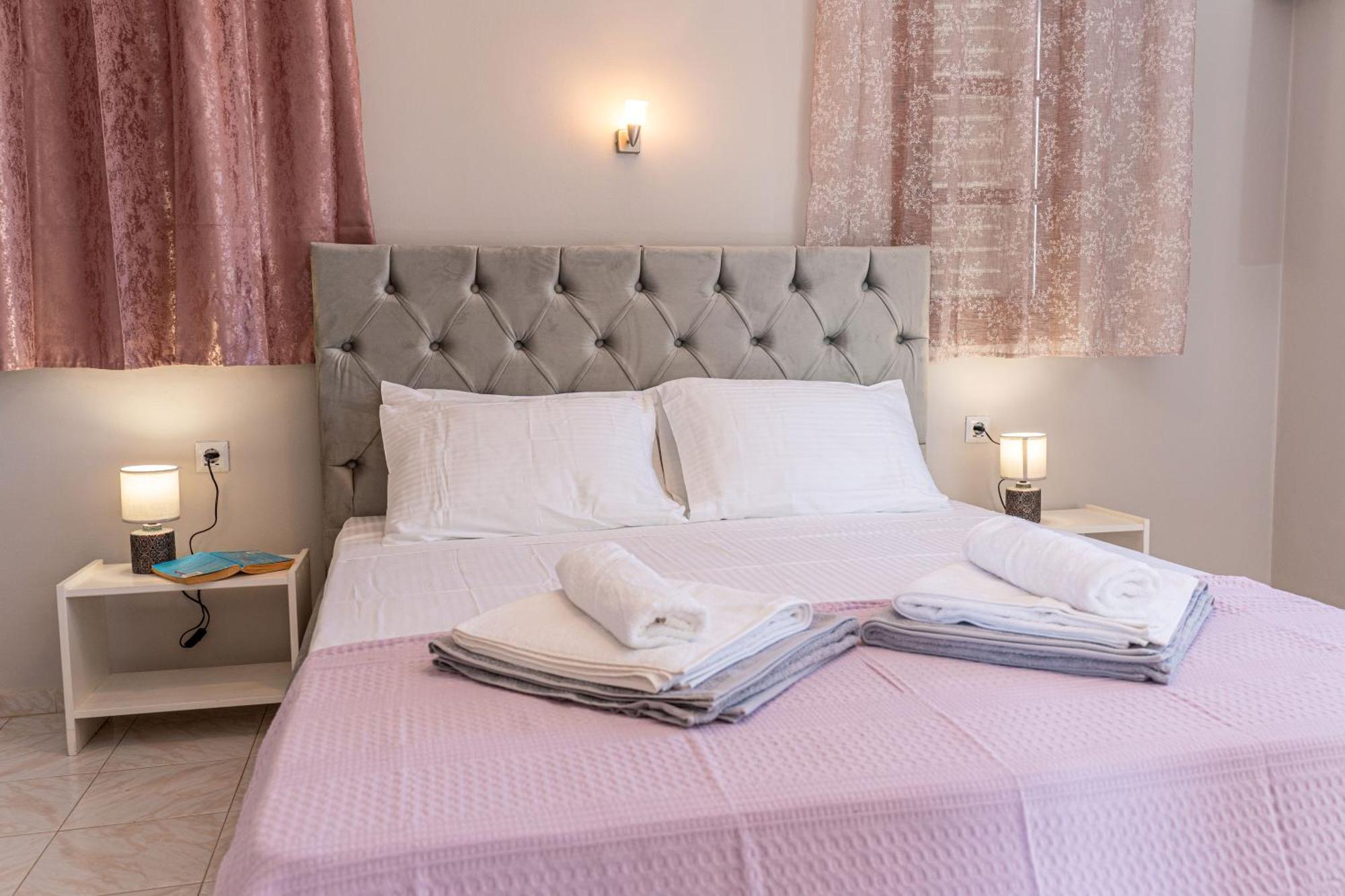 Southbank Seafront Apartments Katelios Ngoại thất bức ảnh