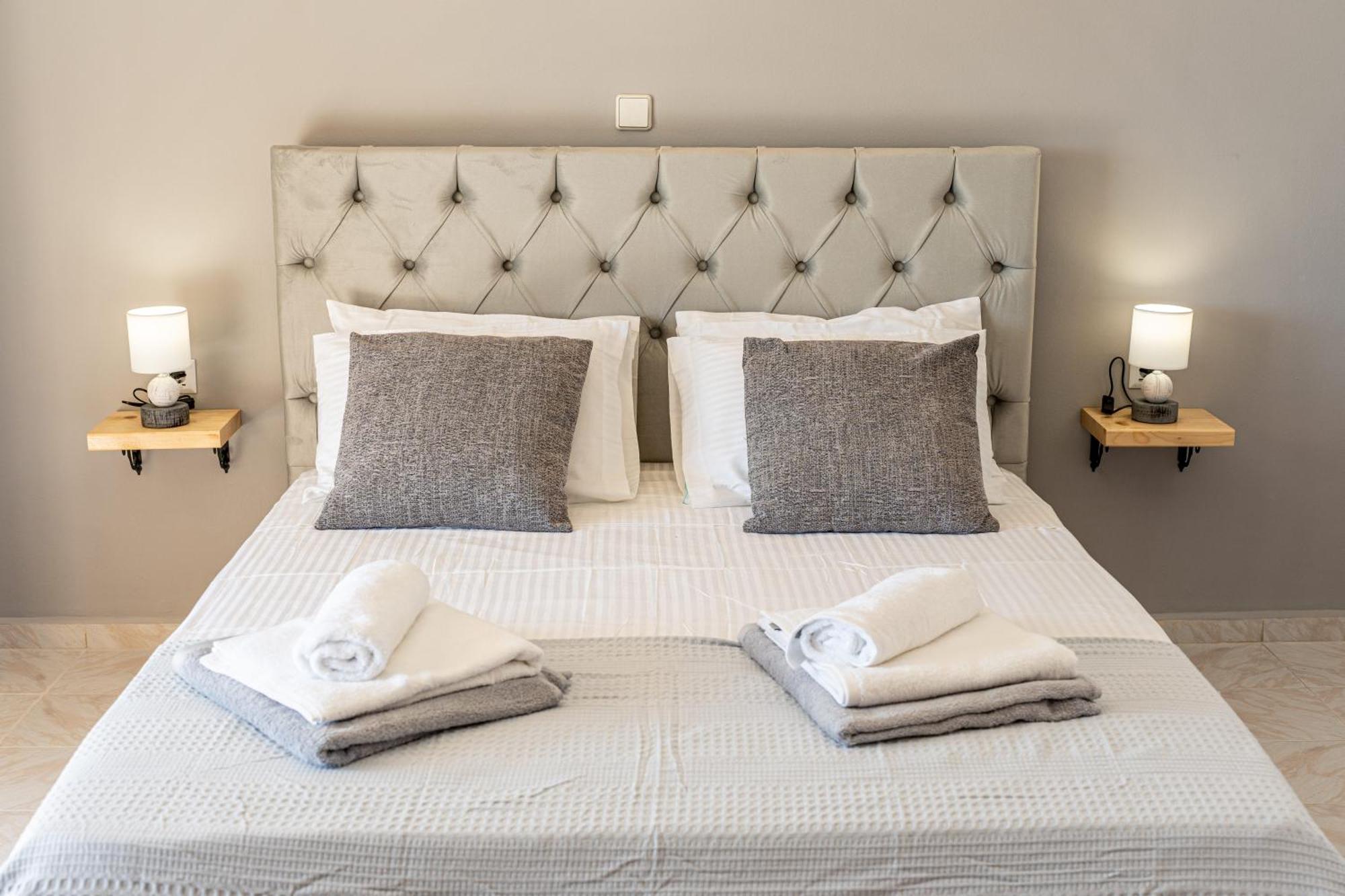 Southbank Seafront Apartments Katelios Ngoại thất bức ảnh